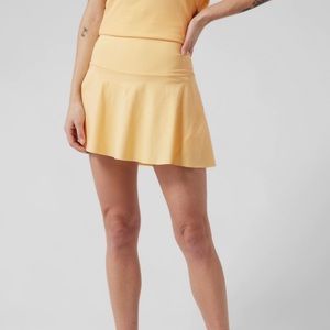 Athleta Ace Tennis Skort 15.5” Size large, color yellow.